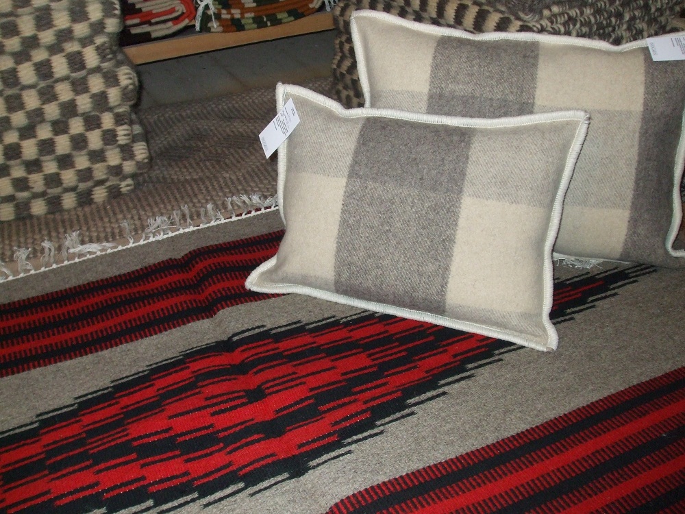 Decorative pillov03 - Click Image to Close