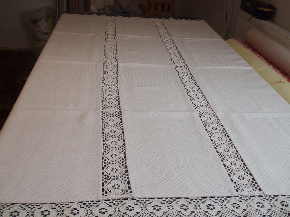 Tablecloth12
